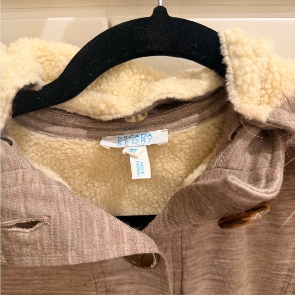 Escada Sport Tan Jacket with Cream Fur! Size 36 (small) - Picture 2 of 9